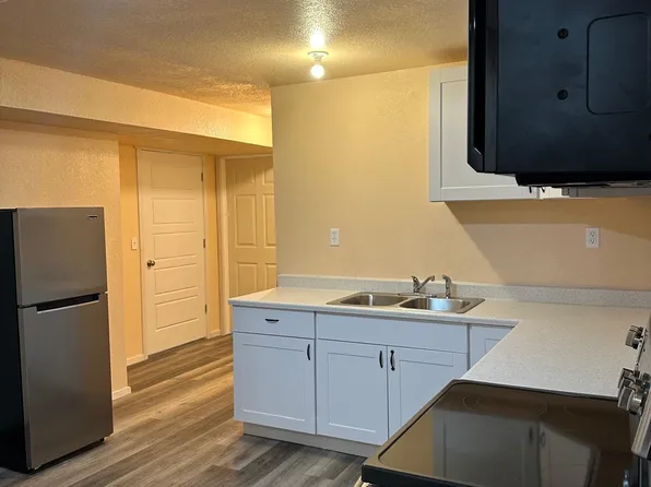 5628 N Parkview Dr, Stansbury Park, UT 84074