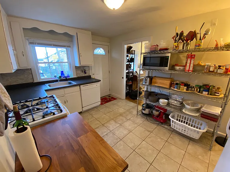 45 Rose Ave #45 — Photo 6