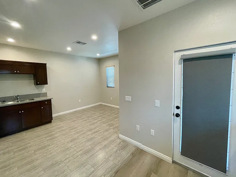 7604 Perry Rd #D — Photo 6
