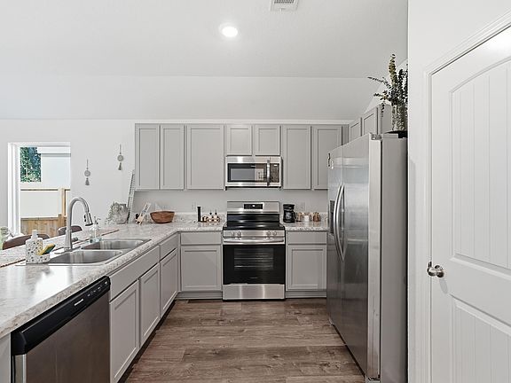 5th image of 1266 Crotale St