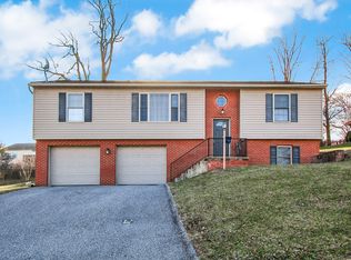 24 Van Zandt Way, Windsor, PA 17366