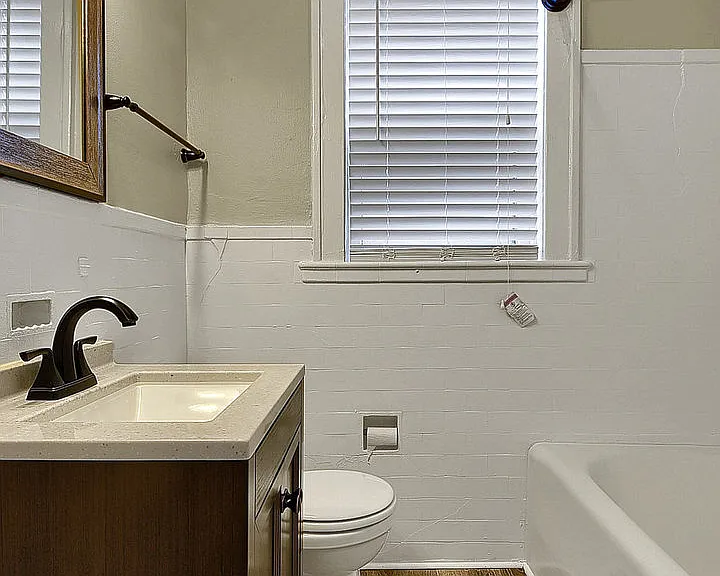 (801) 7009 Amherst Ave — Photo 10