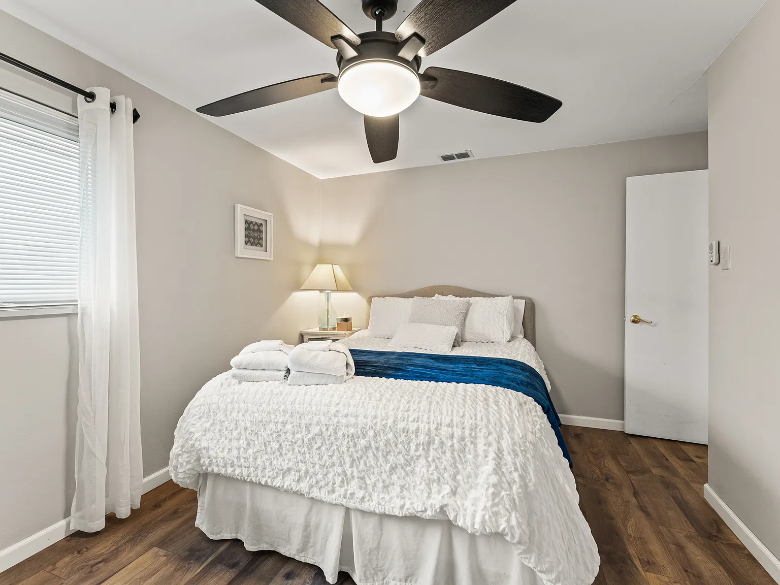 2 bed, $1,800 — Photo 3