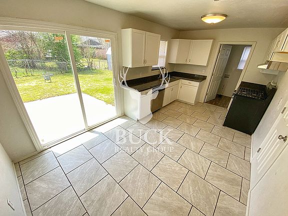 2nd image of 1828 NE 55th St