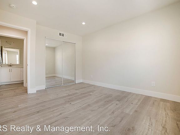 3rd image of 2418 Folsom St