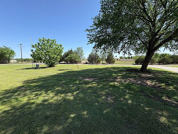 4th image of 2700 Malloy Rd