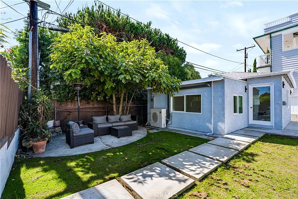 3 bed, 1108 sqft, $6,500 — Photo 2