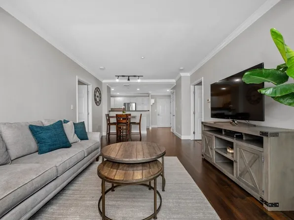 10 Seaport Dr APT 2518, Quincy, MA 02171