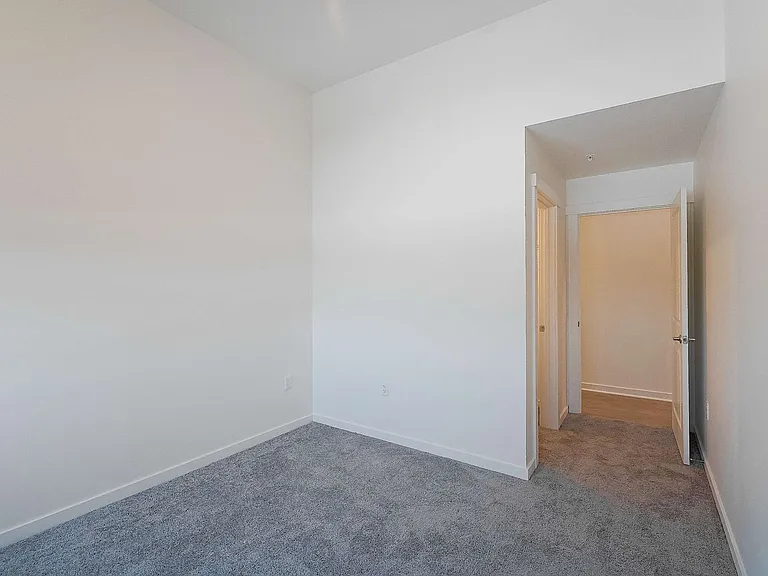 501 S Capitol Ave — Photo 30