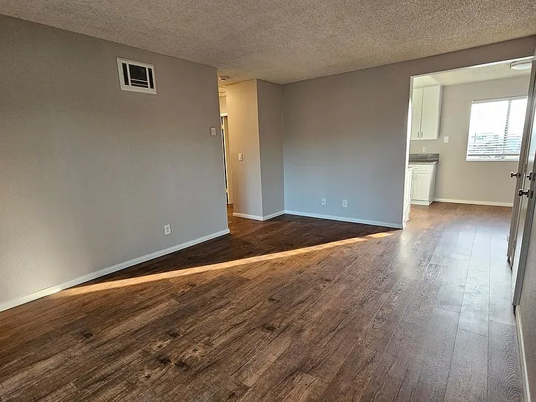 Del Mar Apartment Homes — Photo 59