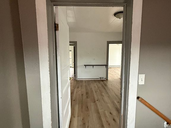 3rd image of 413 W Watson St #2