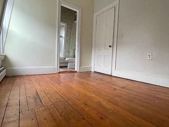 Extra Room - Can be used for extra living space, storage, studio etc.