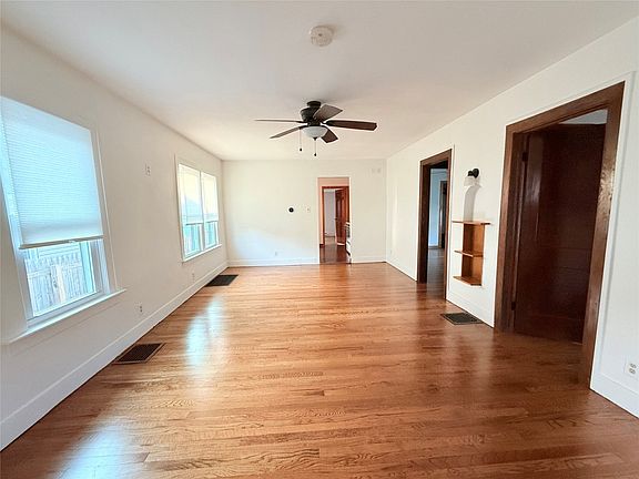 5th image of 103 Elwell Ave