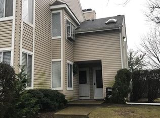 3 Farnham Sq, Parlin, NJ 08859