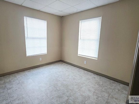 3rd image of 900 N Mike Chapa Ave