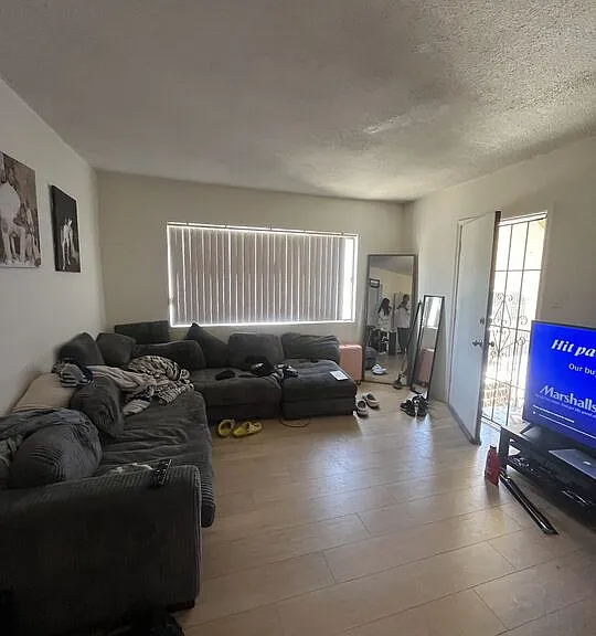 946 S Kingsley Dr #3 — Photo 2