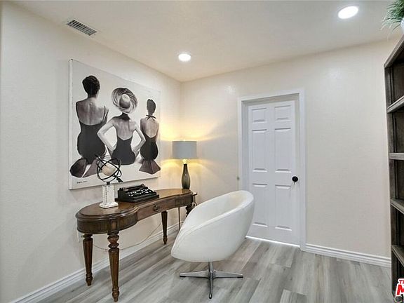 4th image of 4014 Verdugo View Dr