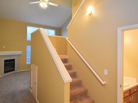 3rd image of 1435 NE Birkshire Ct