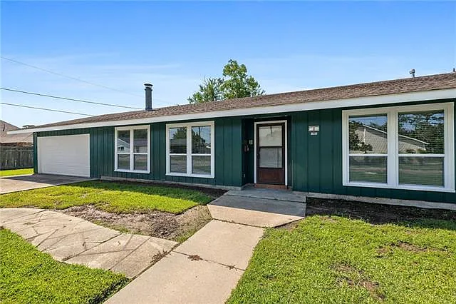 Building Photo - 1002 Ford Dr