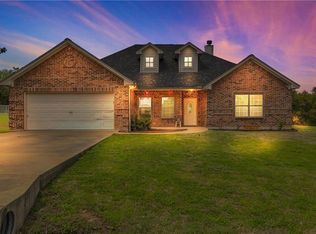 1210 E Apache Trl, Granbury, TX 76048