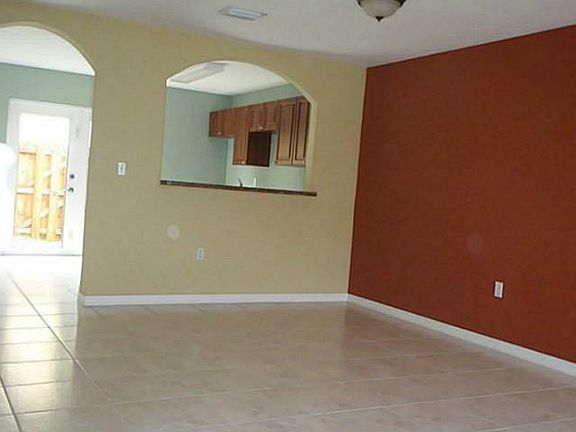 4th image of 540 NE 2nd St Unit 105
