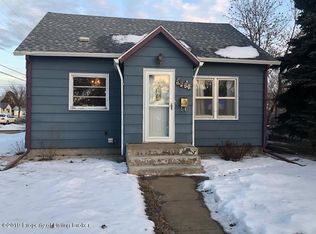 44 10th Ave W, Dickinson, ND 58601