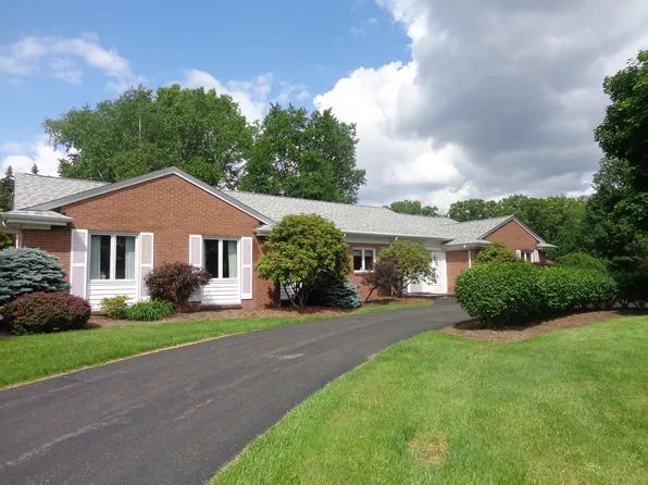 296 Ashton Rd, Sharon, PA 16146
