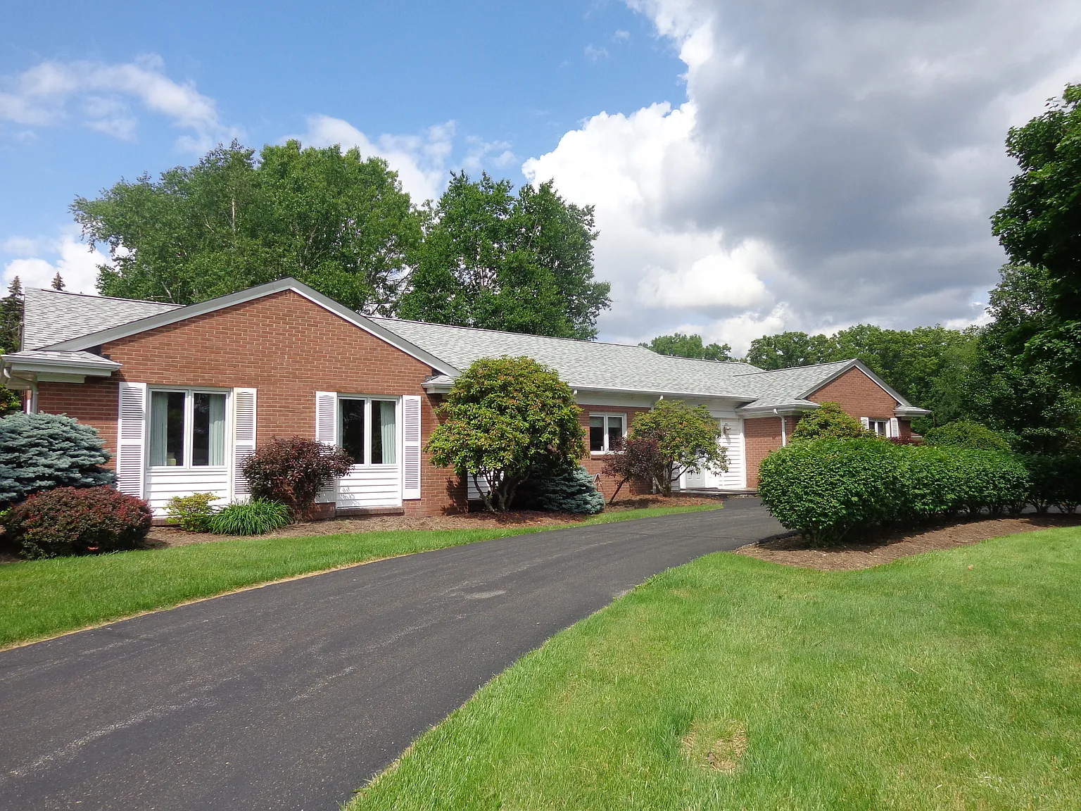 296 Ashton Rd photo 1