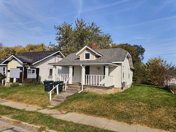 1612 W 9th St, Muncie, IN 47302
