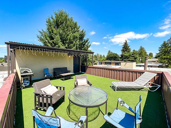 3rd image of 5505 15th Ave NE APT 204