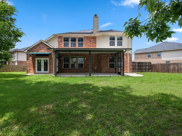 2318 Hillgrove Ct — Photo 45