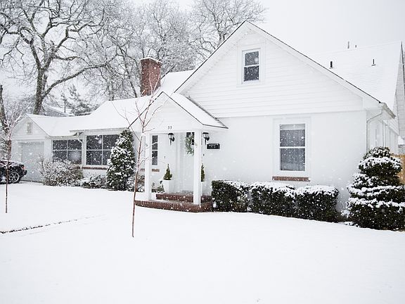 2nd image of 33 Fairway Dr