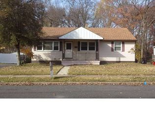 304 Magnolia Ave, Somerdale, NJ 08083
