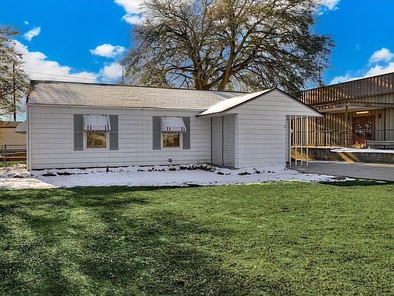 3rd image of 3042 Acorn Road