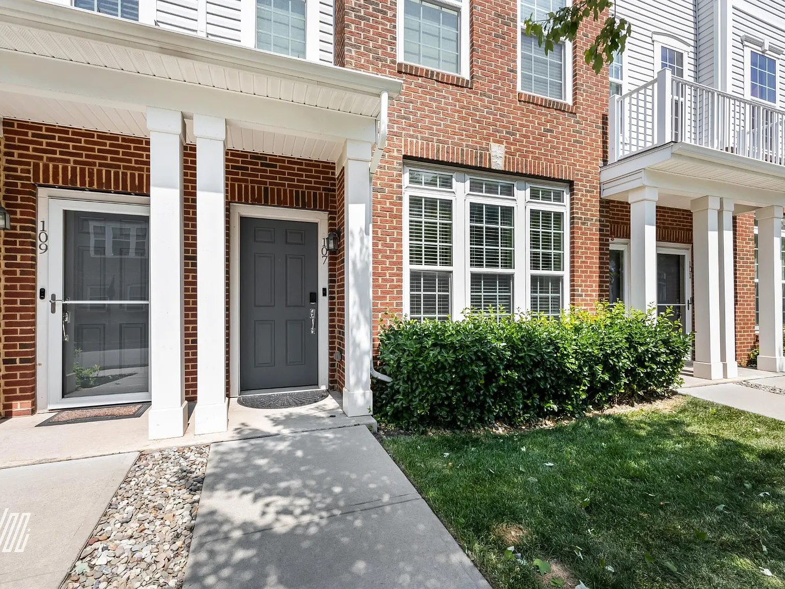107 Wesmont Dr — Photo 2