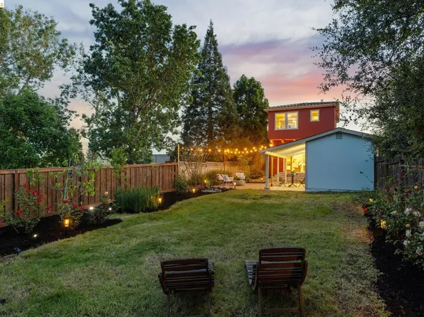 3136 Arizona St, Oakland, CA 94602