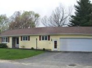 33 Charles St, Lewiston, ME 04240