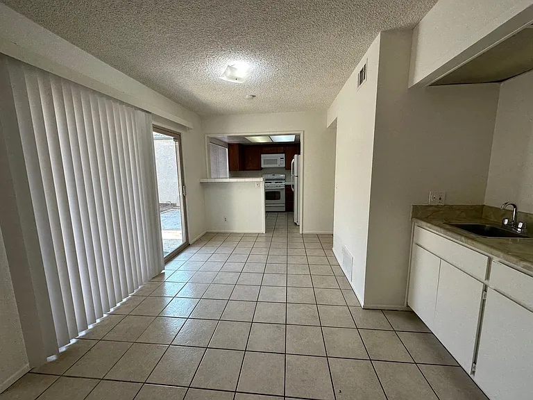 1594 Christopher Ln — Photo 17