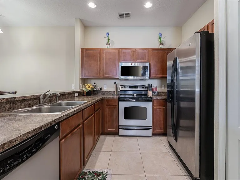 3038 Rodrick Cir — Photo 6