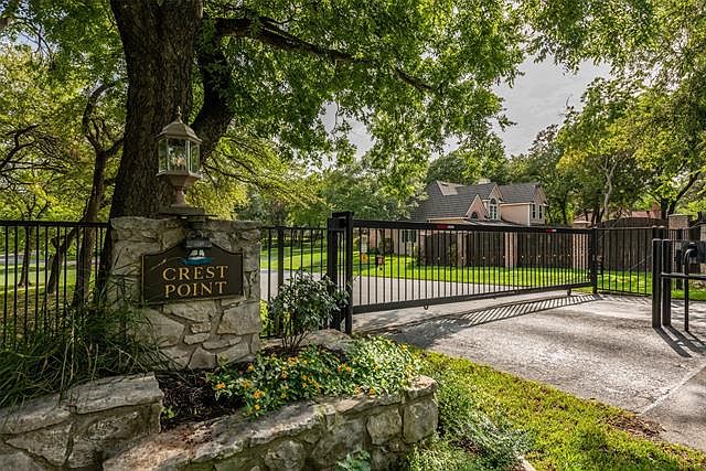 1st image of 8937 Crest Wood Dr