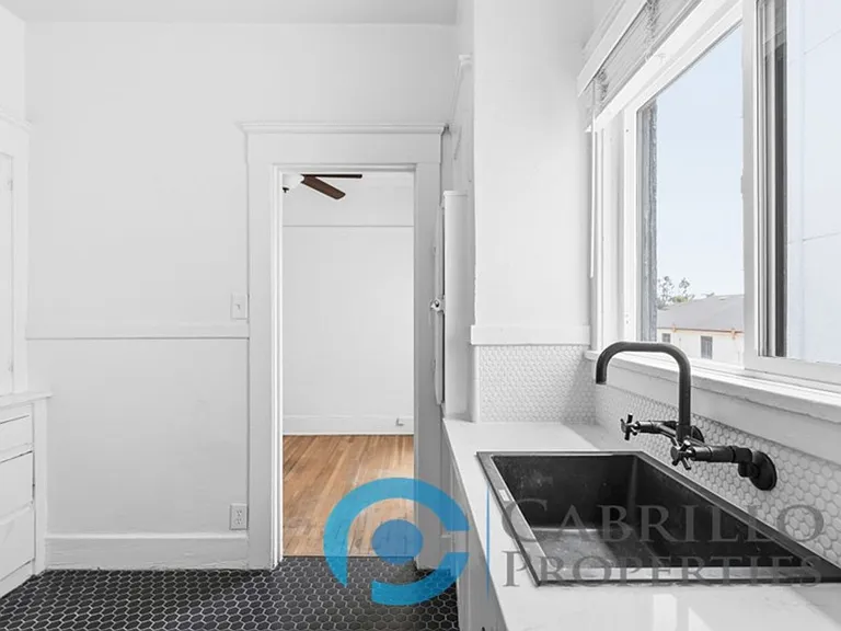 Casa Blanca Apartments — Photo 5