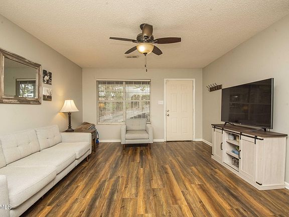 5th image of 6612 Gray Squirrel Ln