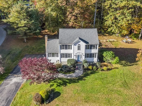 28 Ashley St, Pepperell, MA 01463