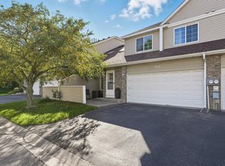 1112 Pecks Woods Dr, New Brighton, MN 55112