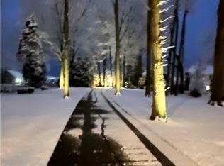 33270 Lake Rd, Avon Lake, OH 44012