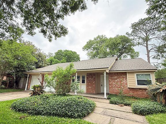 2nd image of 16439 Hickory Knoll Dr