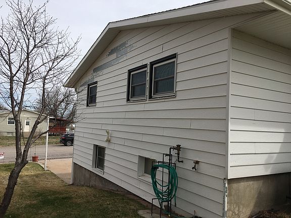 3rd image of 1224 E 8th St