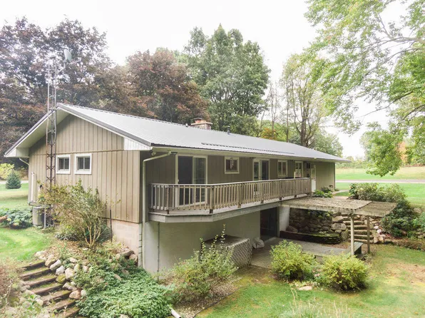 10047 Eleven Mile Rd, Ceresco, MI 49033