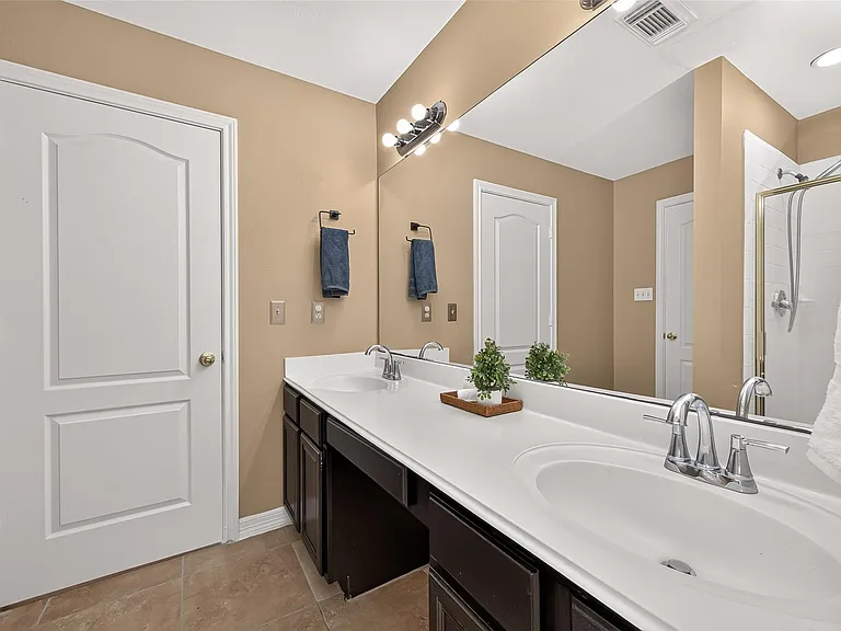 4011 Alexis Cir — Photo 40