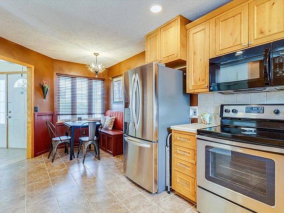 5th image of 1327 Sierra Dr